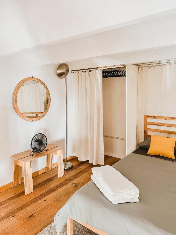برشلونة Habitacion Privada, Casa Compartida Con Pareja Private Room, Shared House With A Couple المظهر الخارجي الصورة